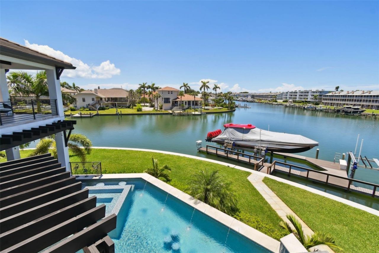 206 6th Street E, Tierra Verde, FL 33715 Photo