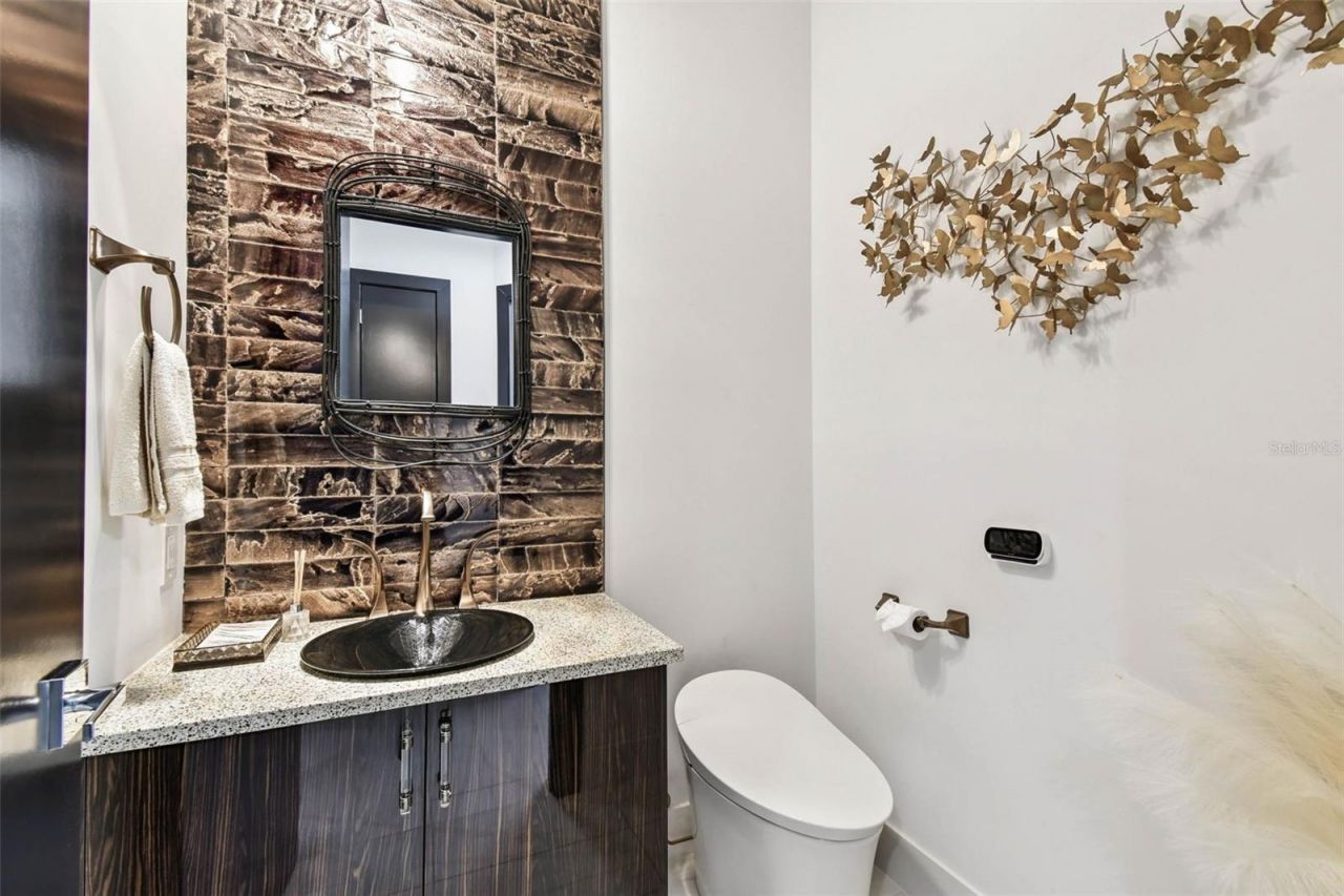 206 6th Street E, Tierra Verde, FL 33715 Photo