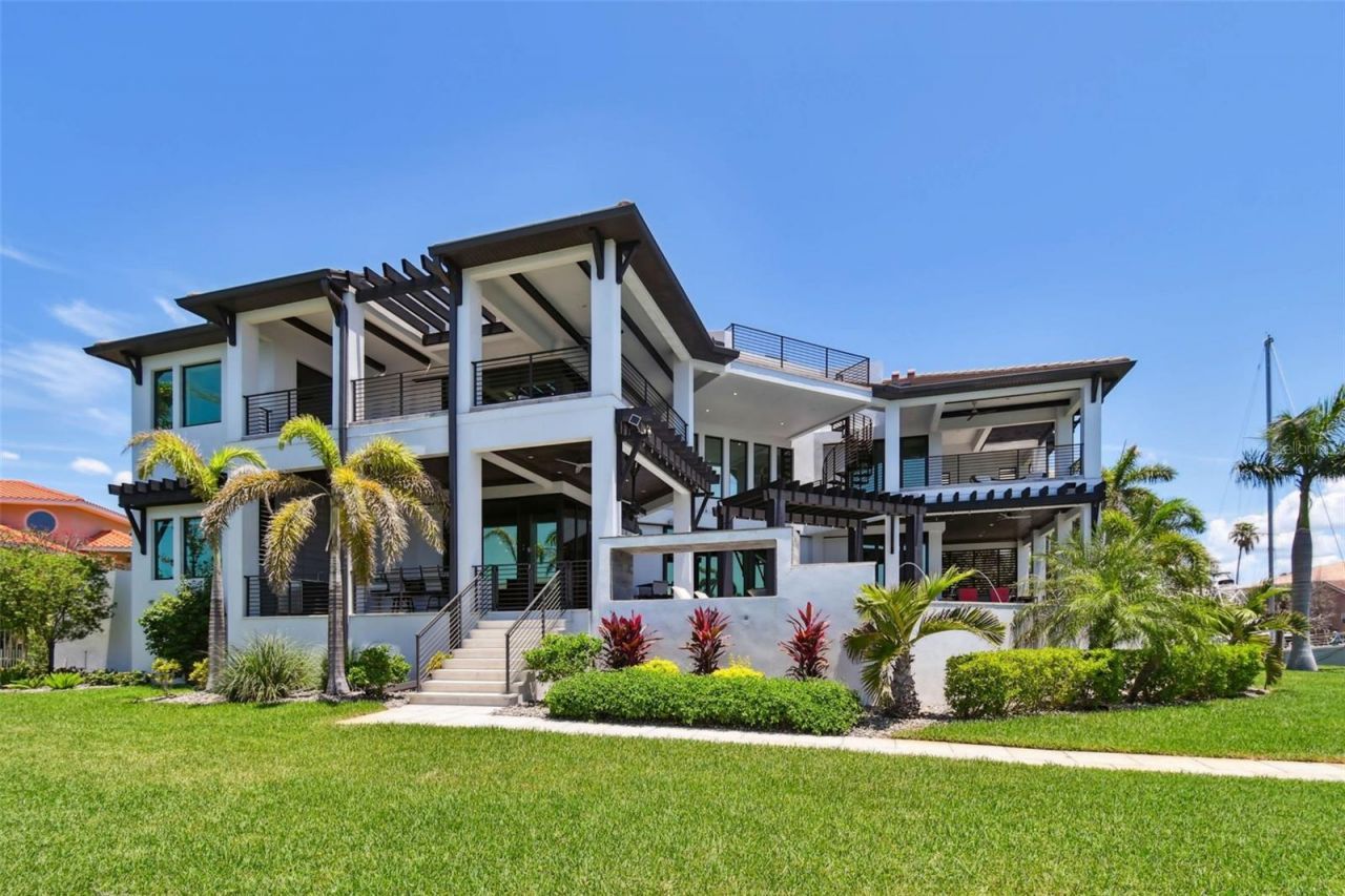 206 6th Street E, Tierra Verde, FL 33715 Photo