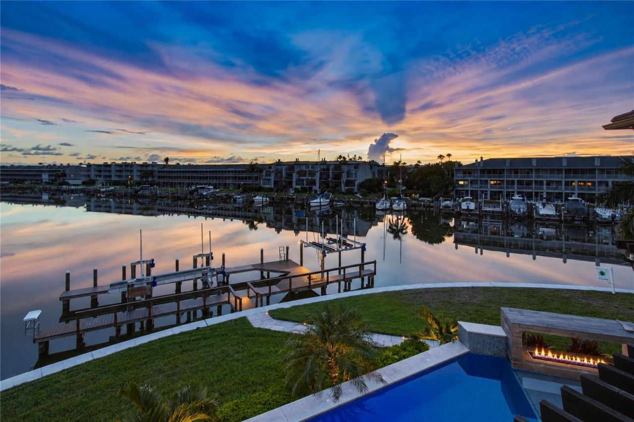 206 6th Street E, Tierra Verde, FL 33715 Photo