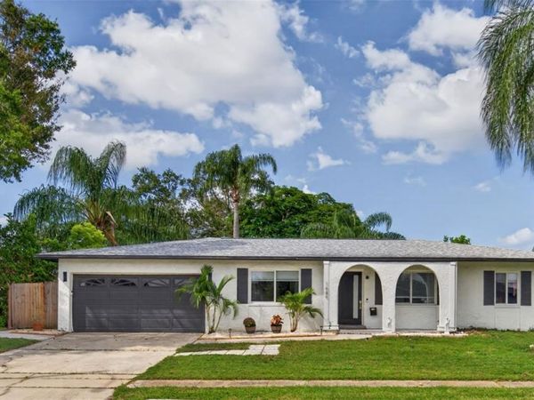 1689 PENNSYLVANIA AVENUE NE, ST PETERSBURG, FL 33703