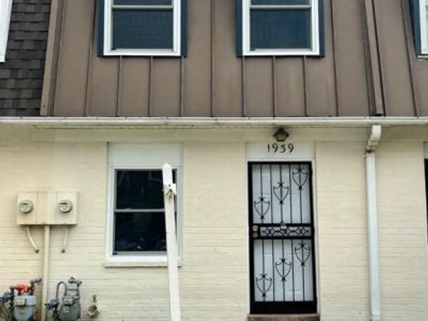 1939 DUTCH VILLAGE DRIVE , HYATTSVILLE, MD 20785