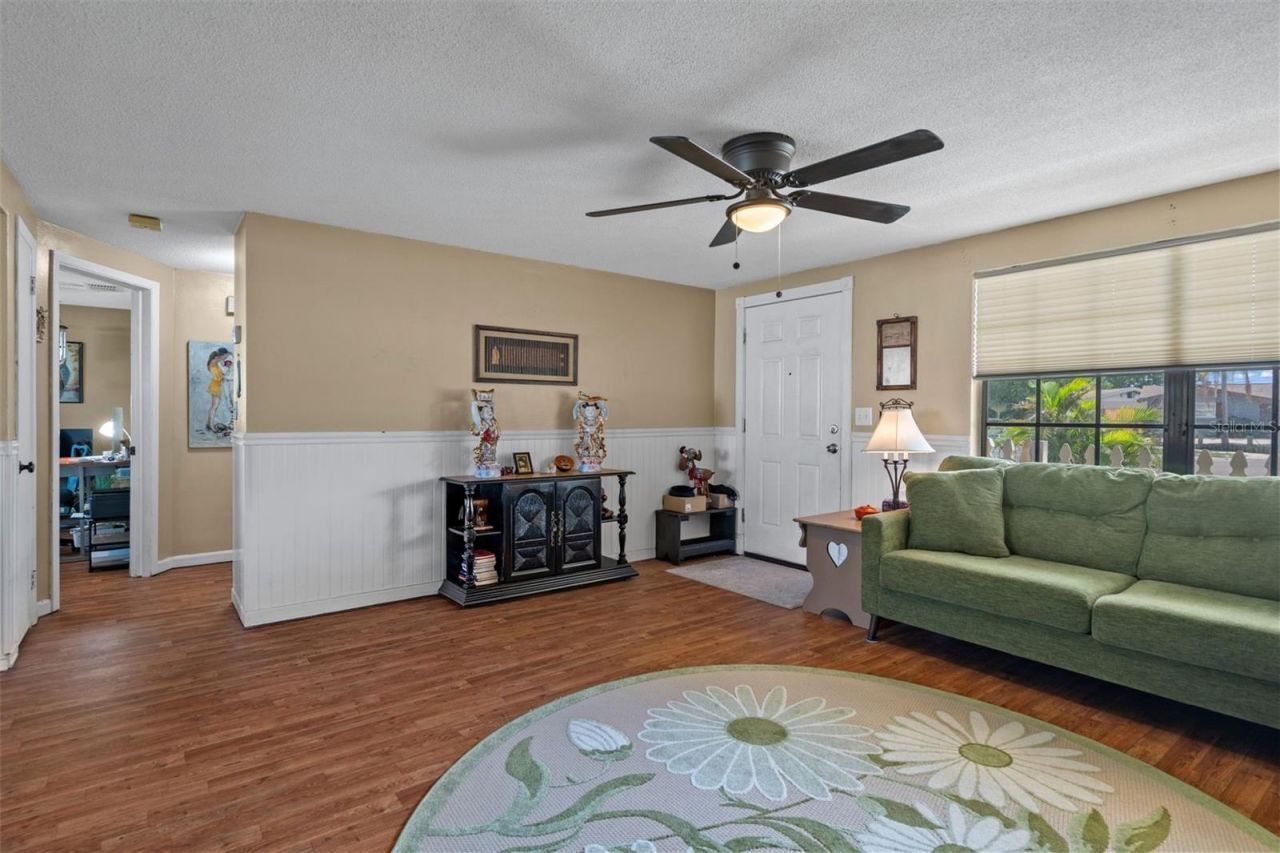 5253 Forest Hills Drive , Holiday, FL 34690 Photo