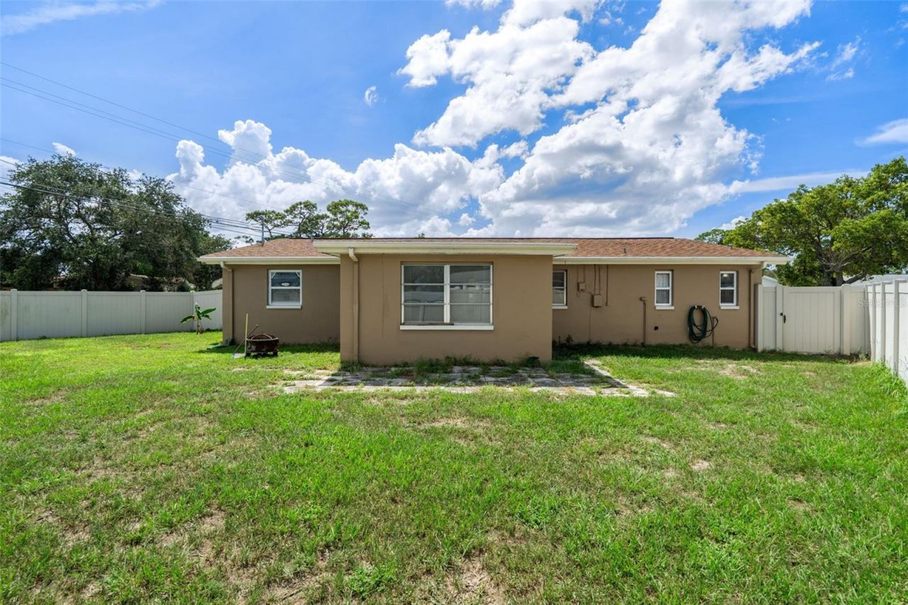 5253 Forest Hills Drive , Holiday, FL 34690 Photo