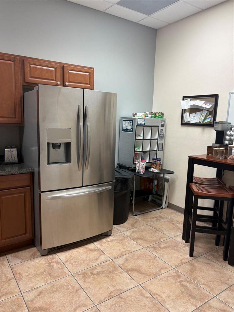 200 W Bay Drive , Largo, FL 33770 Photo