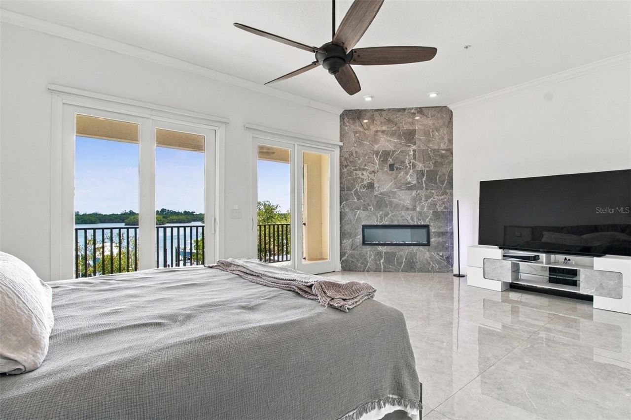 1022 Paseo Del Rio Ne, Unit 1022, Saint Petersburg, FL 33702 Photo