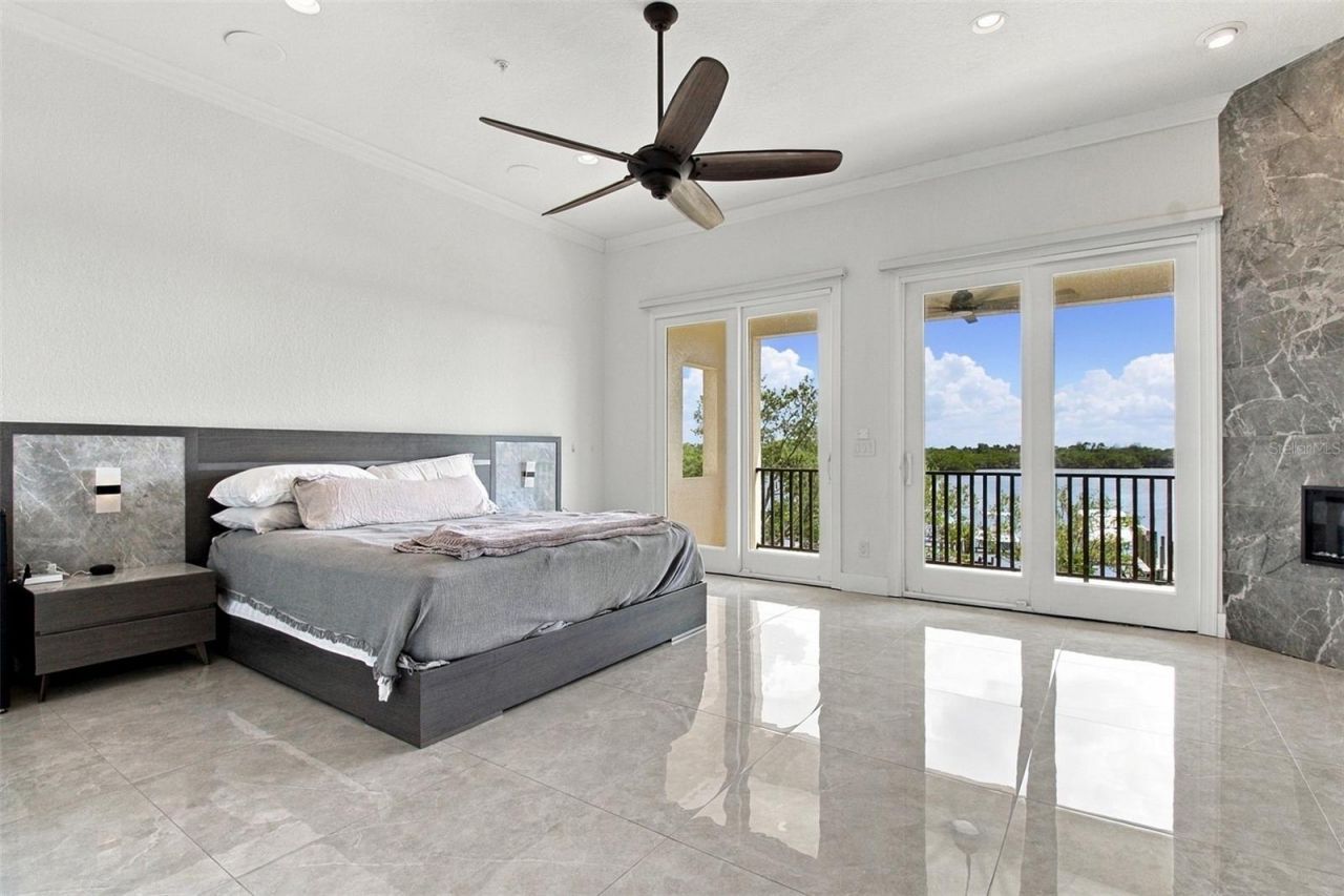 1022 Paseo Del Rio Ne, Unit 1022, Saint Petersburg, FL 33702 Photo