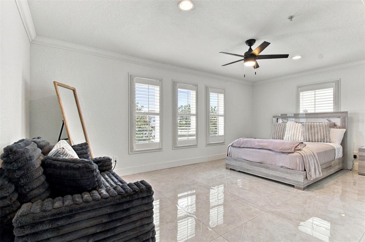 1022 Paseo Del Rio Ne, Unit 1022, Saint Petersburg, FL 33702 Photo