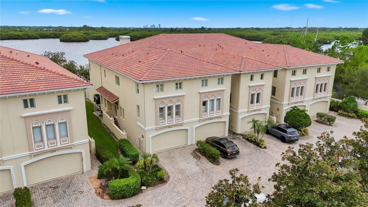 1022 Paseo Del Rio Ne, Unit 1022, Saint Petersburg, FL 33702 Photo