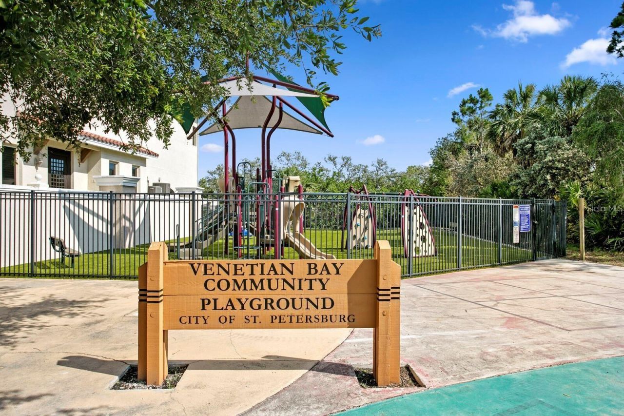 1022 Paseo Del Rio Ne, Unit 1022, Saint Petersburg, FL 33702 Photo