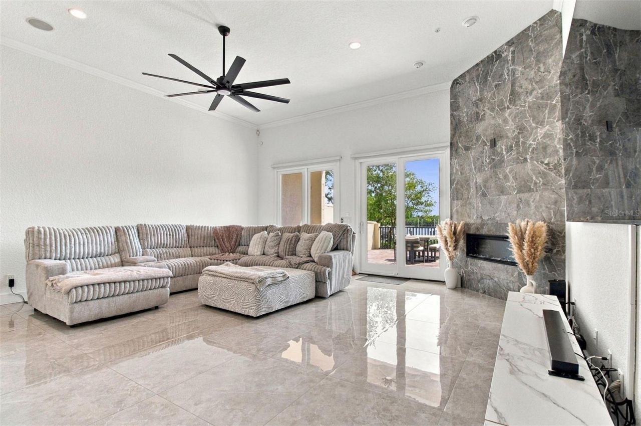 1022 Paseo Del Rio Ne, Unit 1022, Saint Petersburg, FL 33702 Photo