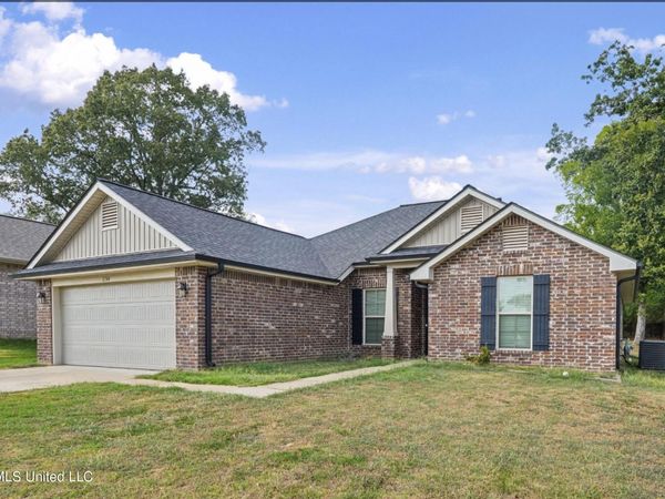 1744 Grayce Drive, Southaven, MS 38671