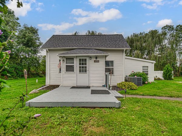 1290 Old Porter Road , Porter, IN 46304