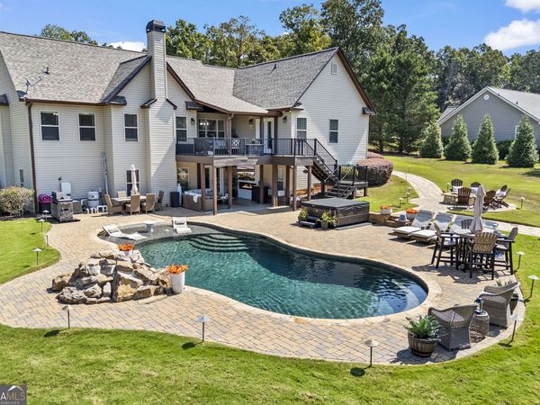 300 Stone Creek Drive, Hull, GA 30646