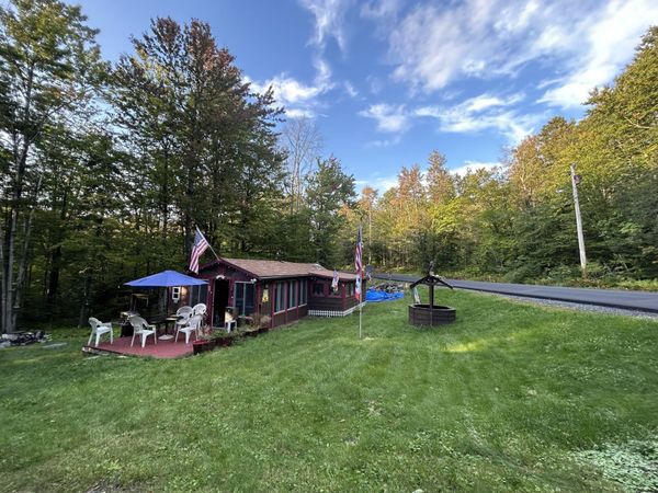 96 West St, Plainfield, MA 01070