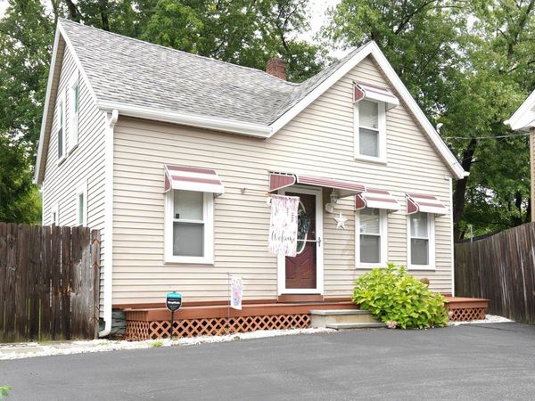 4 Phillips St, Attleboro, MA 02703