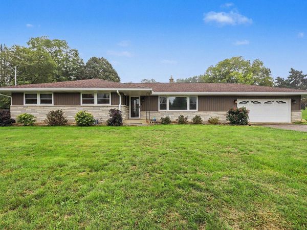 128 Chapel Hill Drive, Battle Creek, MI 49015