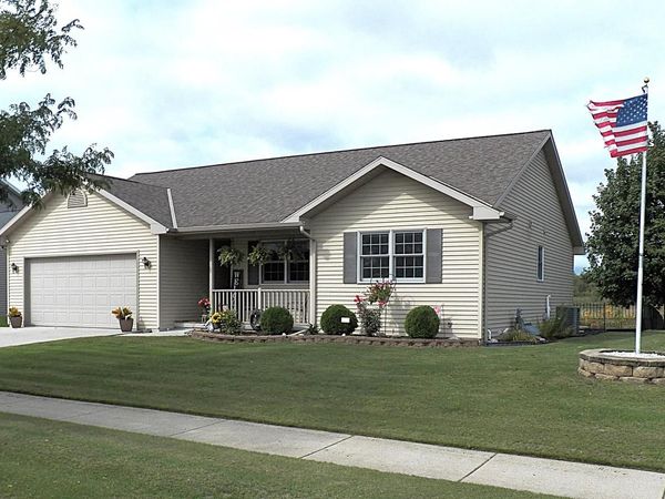 4502 Ridge COURT, Manitowoc, WI 54220