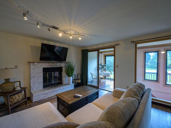 230 E Drexel AVENUE, Oak Creek, WI 53154