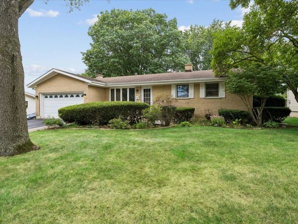 412 Scott Street , Algonquin, IL 60102