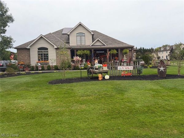 262 Topaz Circle, Canfield, OH 44406