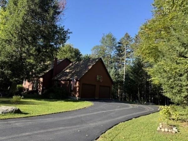 8 Mill Pond Lane, Grantham, NH 03753