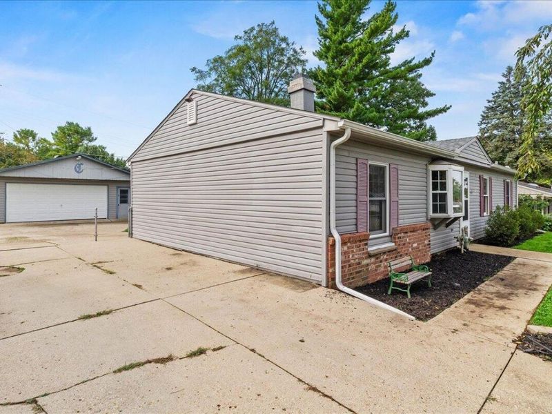 759 Mark Drive, Urbana, OH 43078 Photo 6