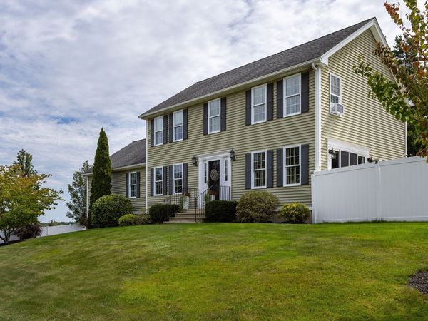 22 Clealand Circle, Rutland, MA 01543
