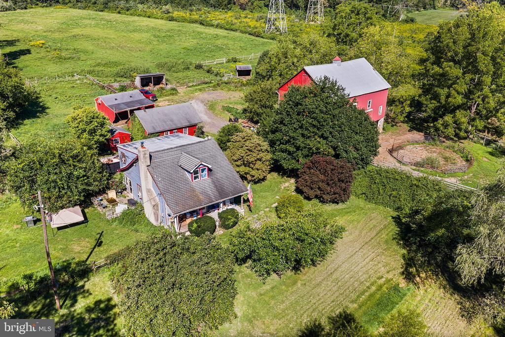 1989 Grant Road, Coopersburg, PA 18036 Main Photo