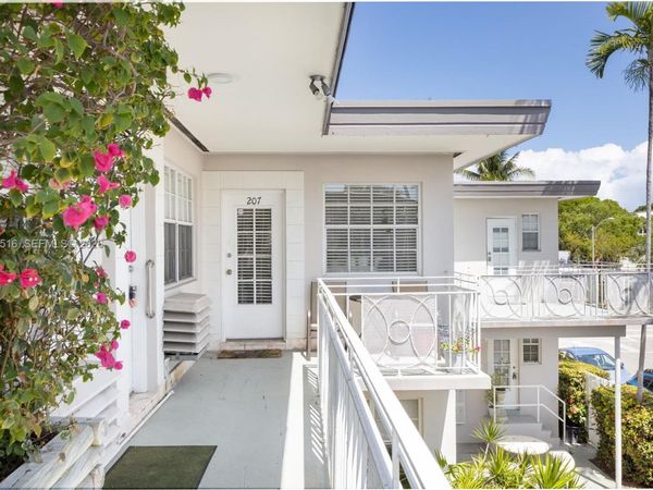 717 Espanola Way, Unit 207, Miami Beach, FL 33139