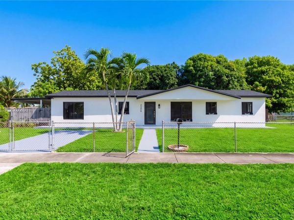 3355 NW 180th St , Miami Gardens, FL 33056