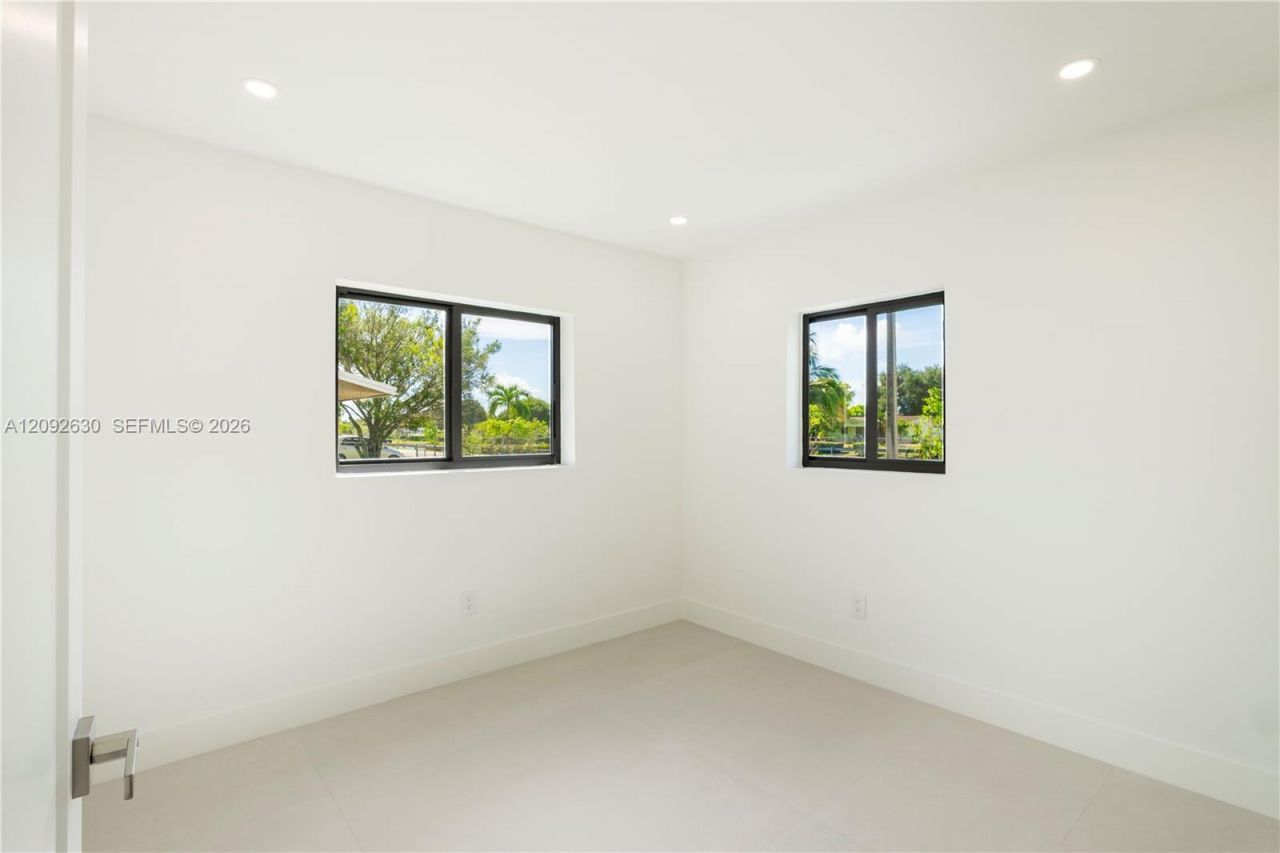 3355 NW 180th St, Miami Gardens, FL 33056 Photo