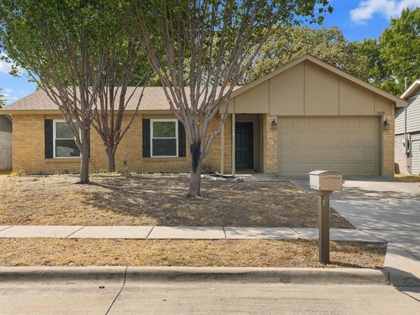 6429 Yarmouth Avenue , North Richland Hills, TX 76182
