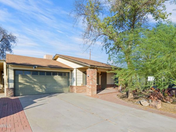 1148 W GREENWAY Drive, Tempe, AZ 85282