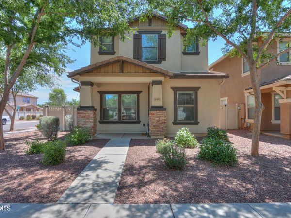 986 S Hawk Lane, Gilbert, AZ 85296
