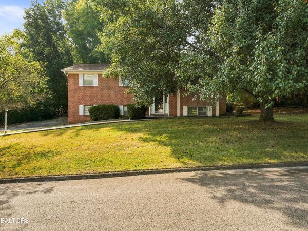 3500 S Fountaincrest Drive, Knoxville, TN 37918