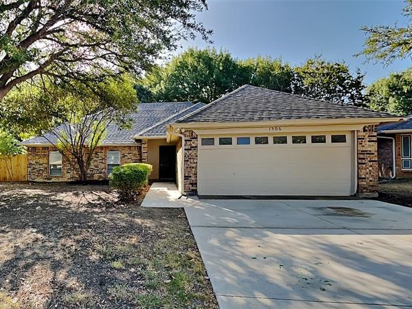 1506 Warwick Drive, Mansfield, TX 76063