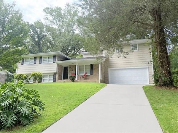 927 Magna Carta Drive NW, Atlanta, GA 30318