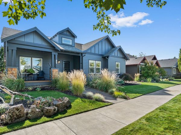 1806 NW Ivy Avenue, Redmond, OR 97756