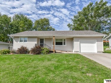 1277 Cherl Drive, Syracuse, NE 68446