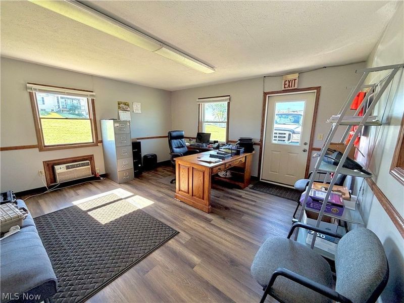 622 Pleasant Valley Road NW, Sugarcreek, OH 44681 Photo 4