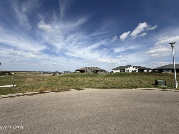 TBD SUMMIT PEAK CIRCLE --, Watertown, SD 57201