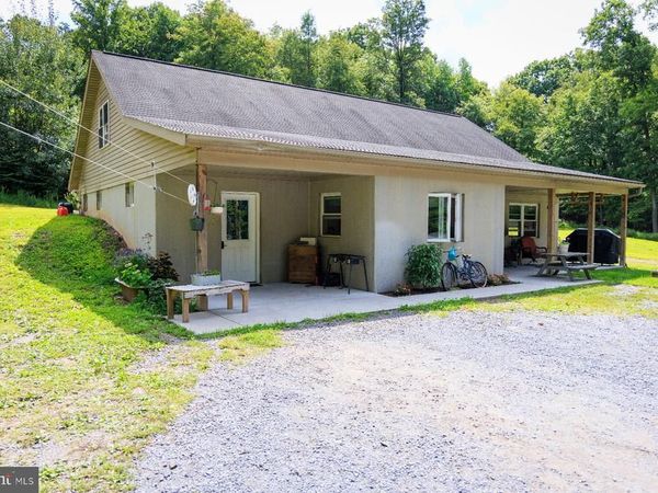 8930 ROUTE 25 , SPRING GLEN, PA 17978