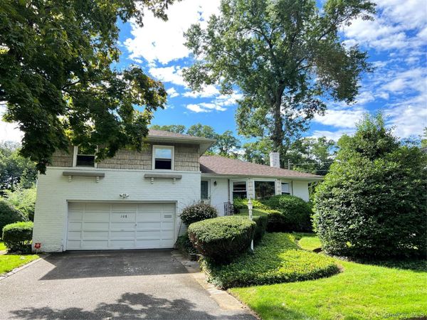 108 Gilmar Lane , Roslyn Heights, NY 11577