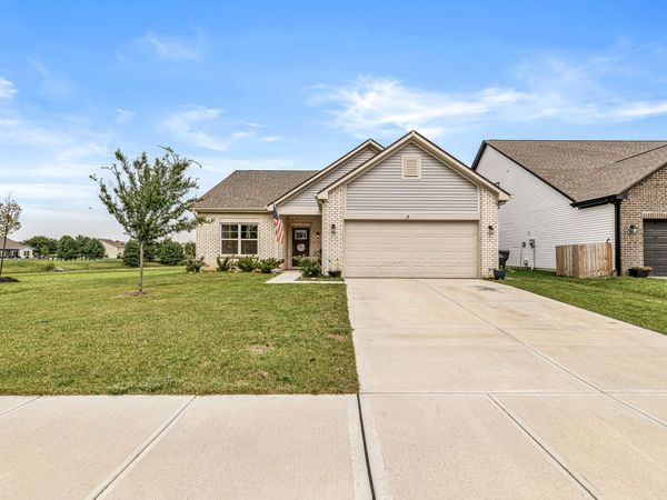 143 Winding Brook Way, Pendleton, IN 46064