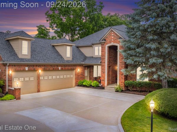 29370 Kennedy Court, Farmington Hills, Mi 48331