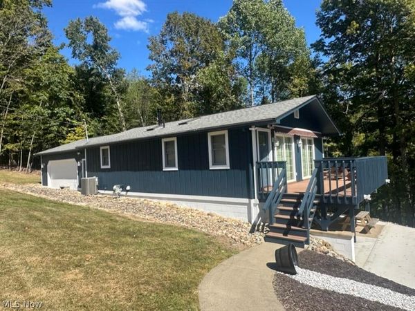 5 Latonka Trail , Malvern, OH 44644