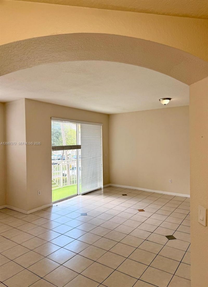8906 W Flagler St, Unit 216, Miami, FL 33174 Photo