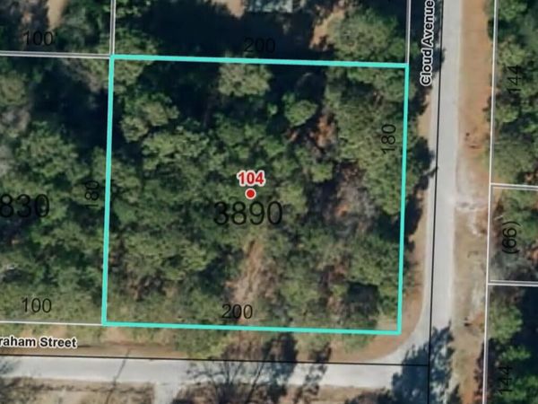 104 Graham Street , Hamlet, NC 28345