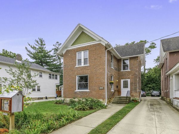 446 W Park Avenue , Aurora, IL 60506